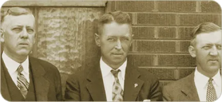 Walter Stevenson, center